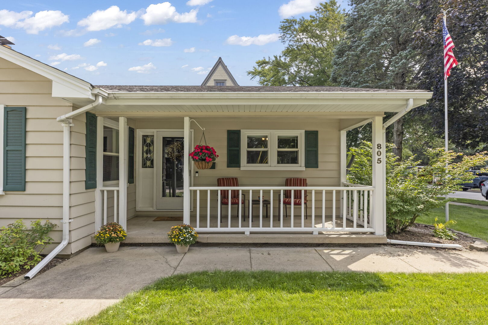 805 Walnut Avenue Property Photo 3