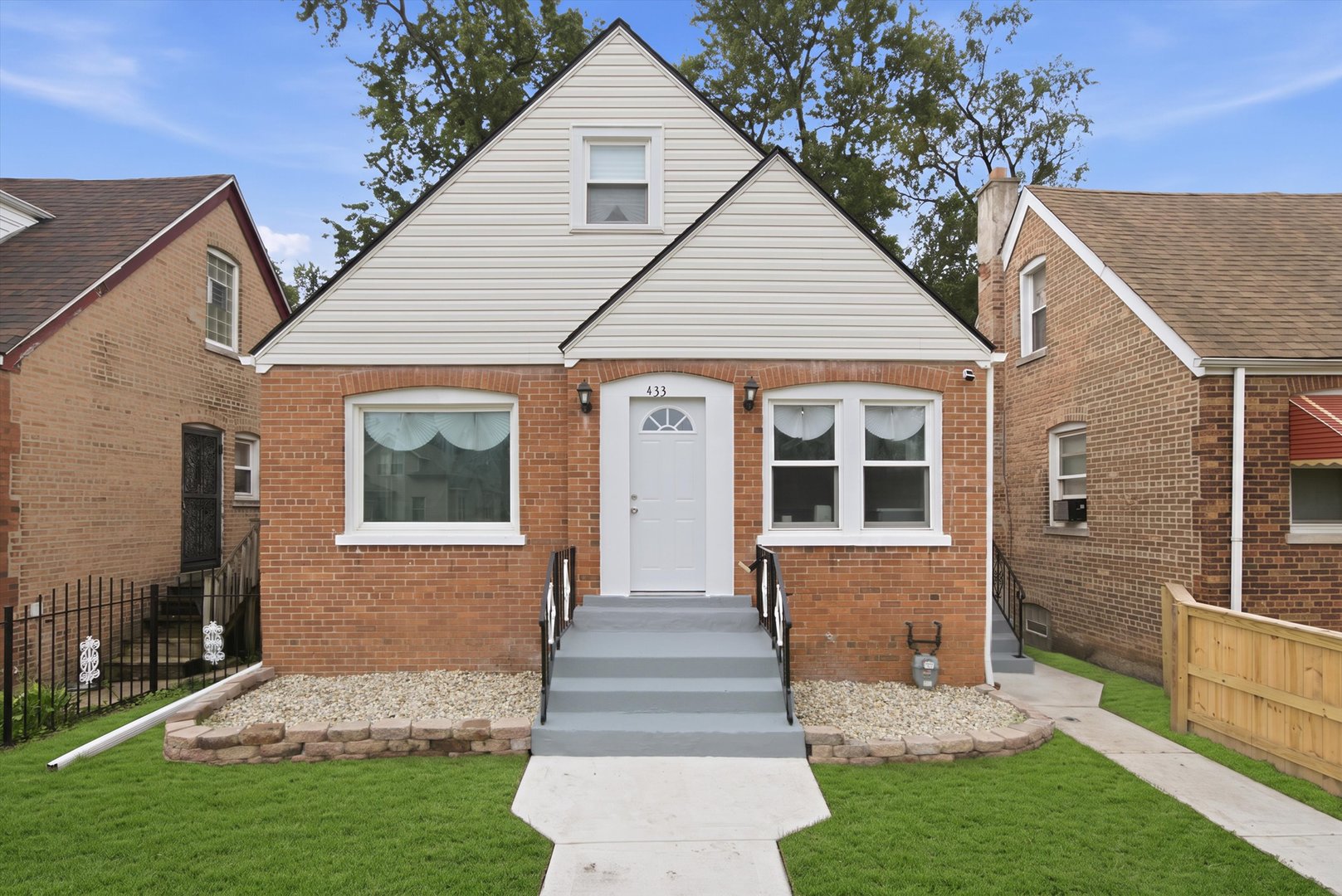 433 W 100th Street Property Photo 1