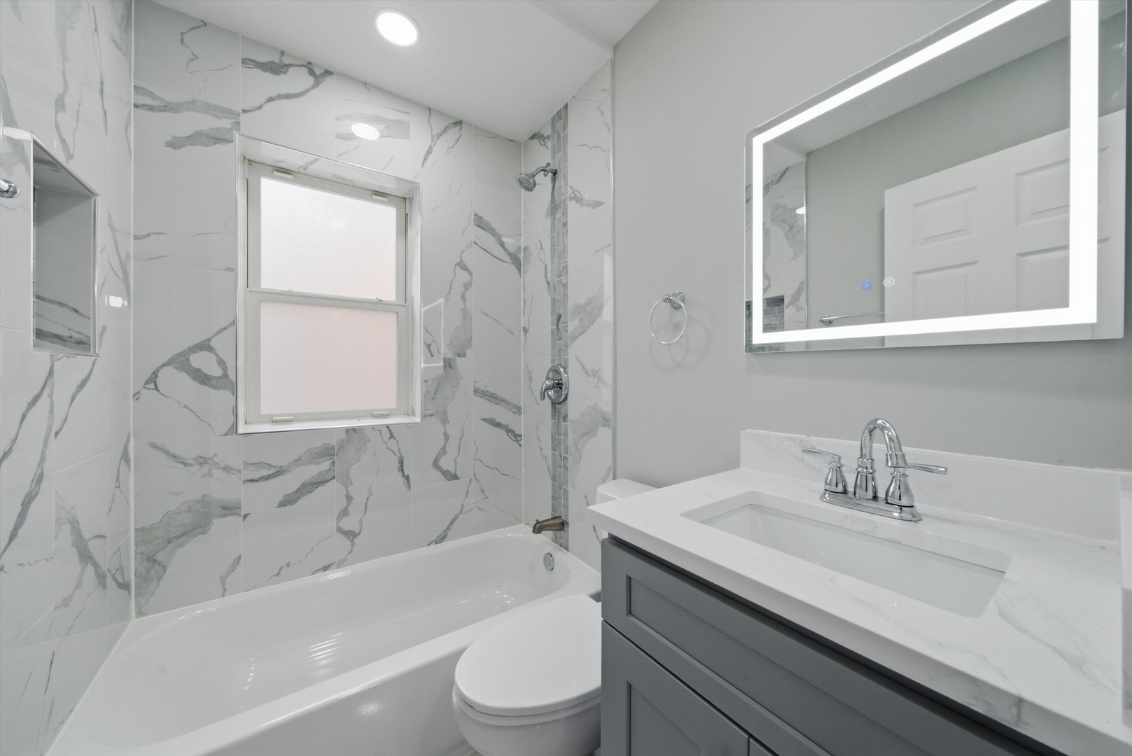 433 W 100th Street Property Photo 16
