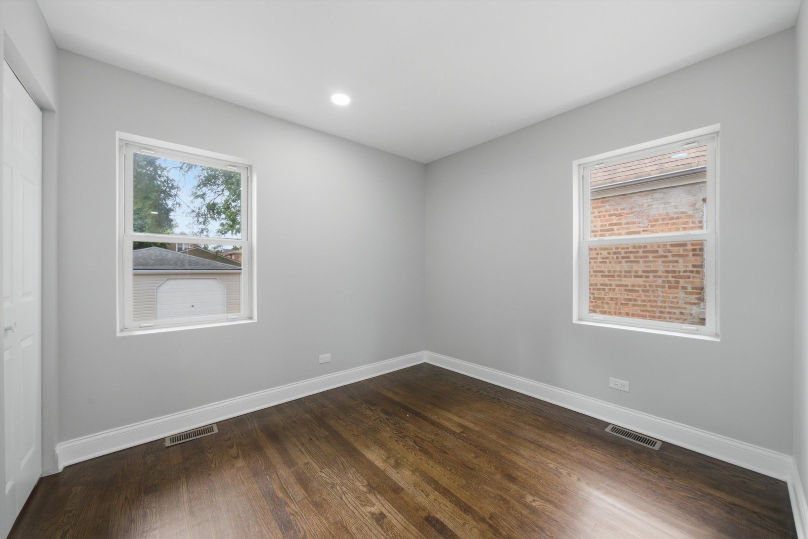 433 W 100th Street Property Photo 20