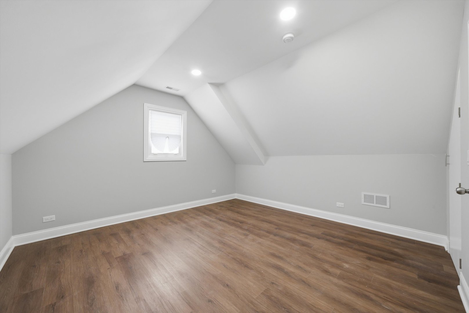 433 W 100th Street Property Photo 21