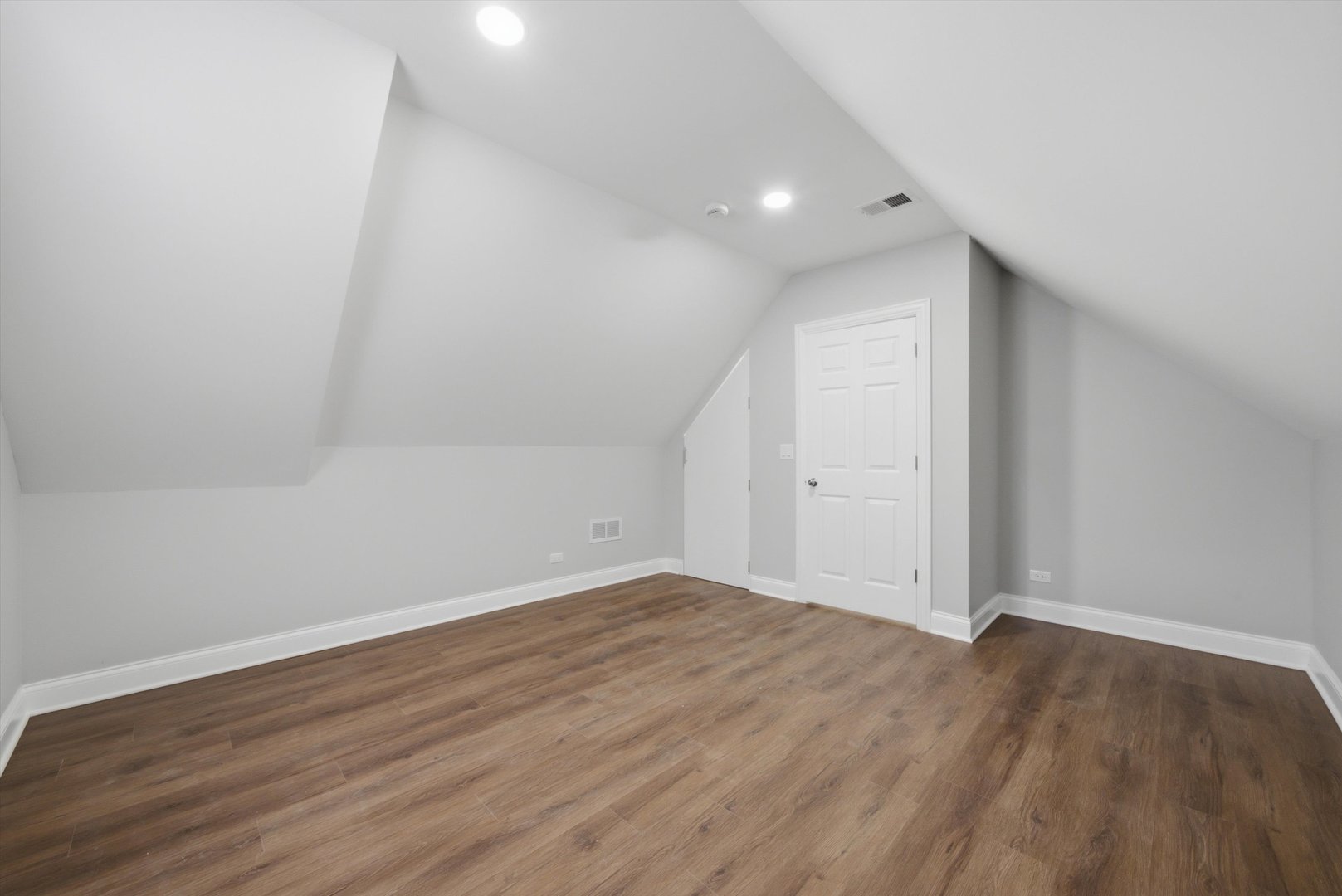433 W 100th Street Property Photo 23