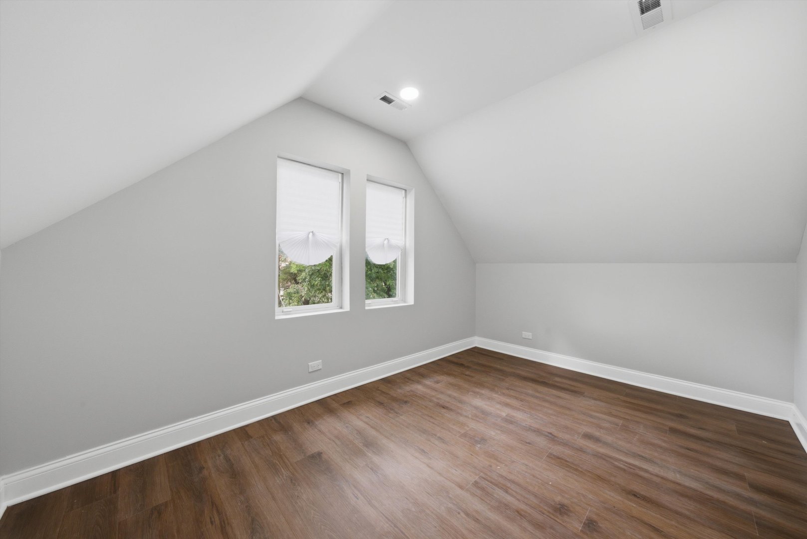 433 W 100th Street Property Photo 24