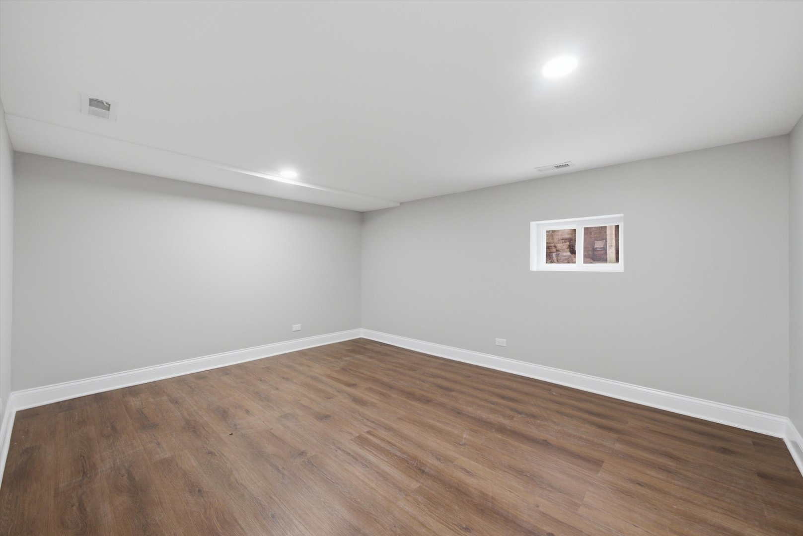 433 W 100th Street Property Photo 30