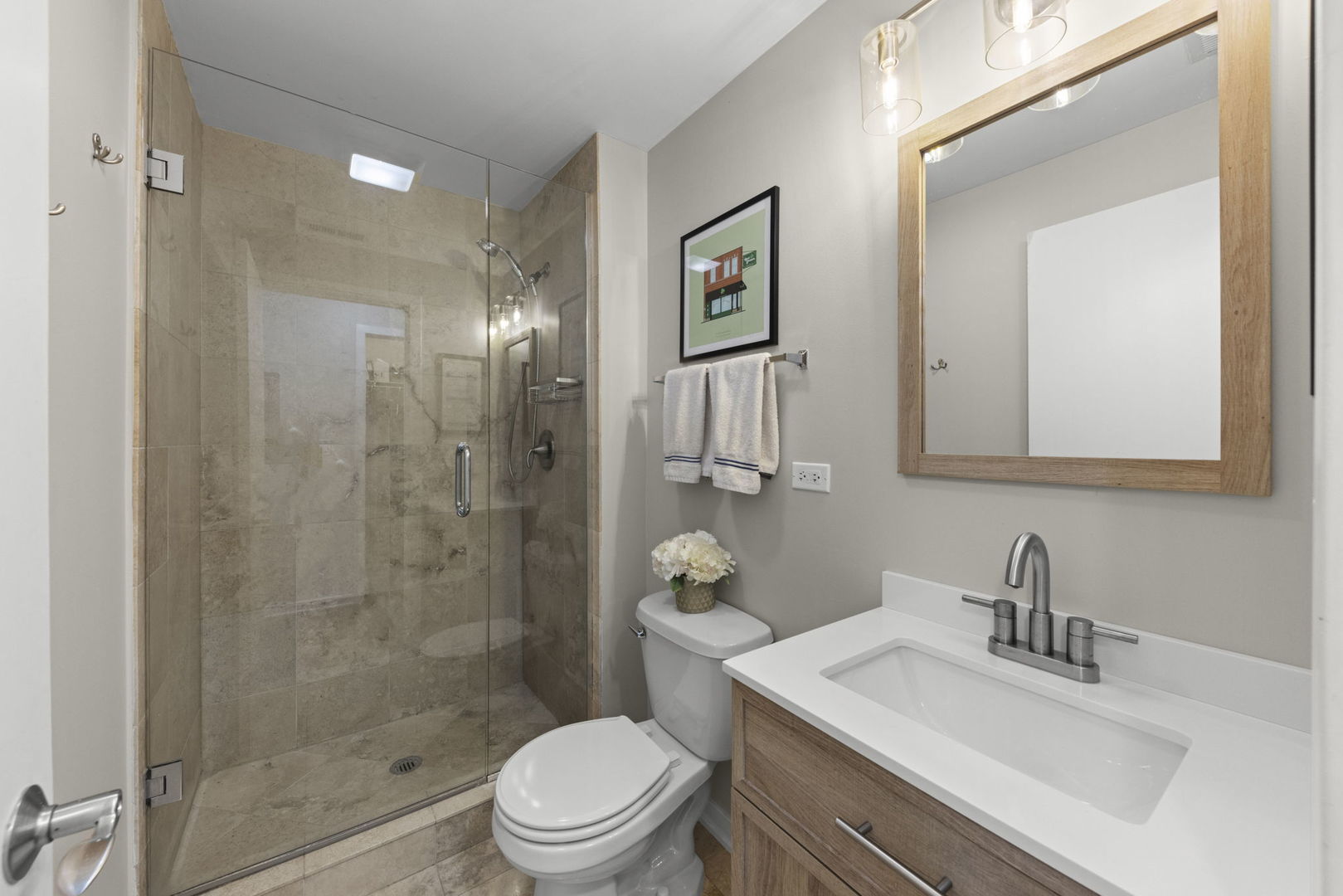 1737 W Division Street 203 Property Photo 15