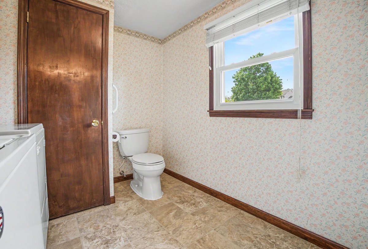 10 Imperial Drive Property Photo 17