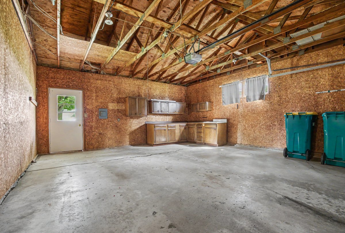 10 Imperial Drive Property Photo 32