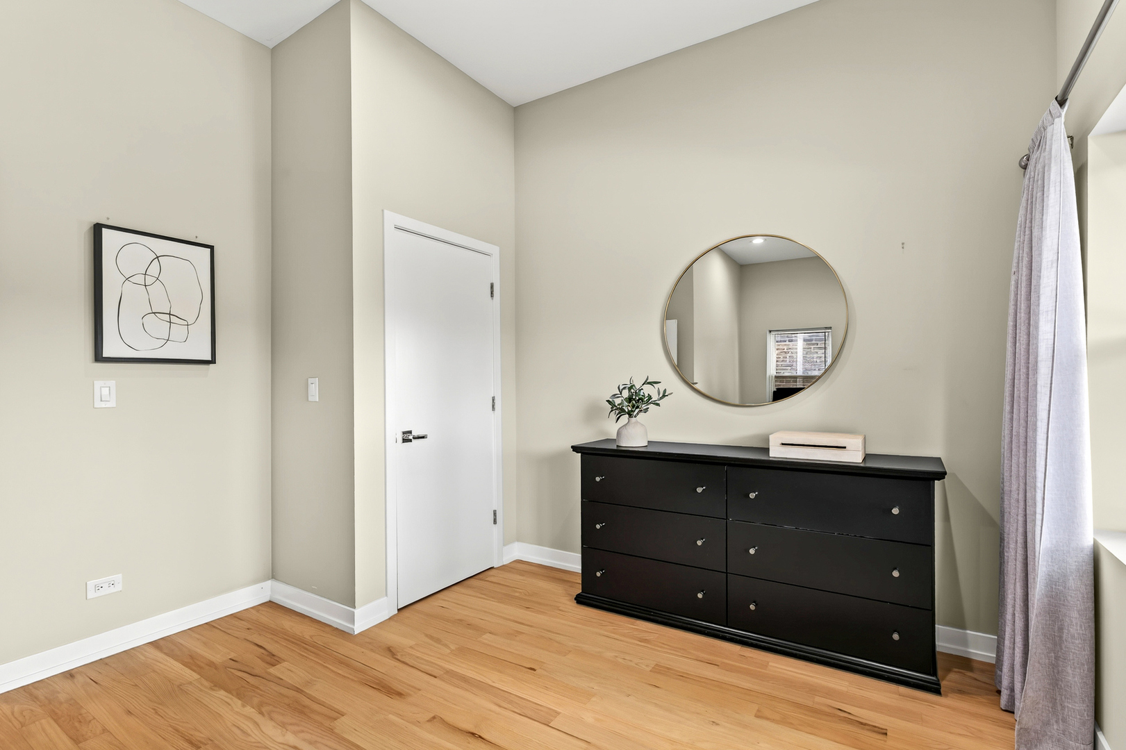 2534 W Haddon Avenue Property Photo 22