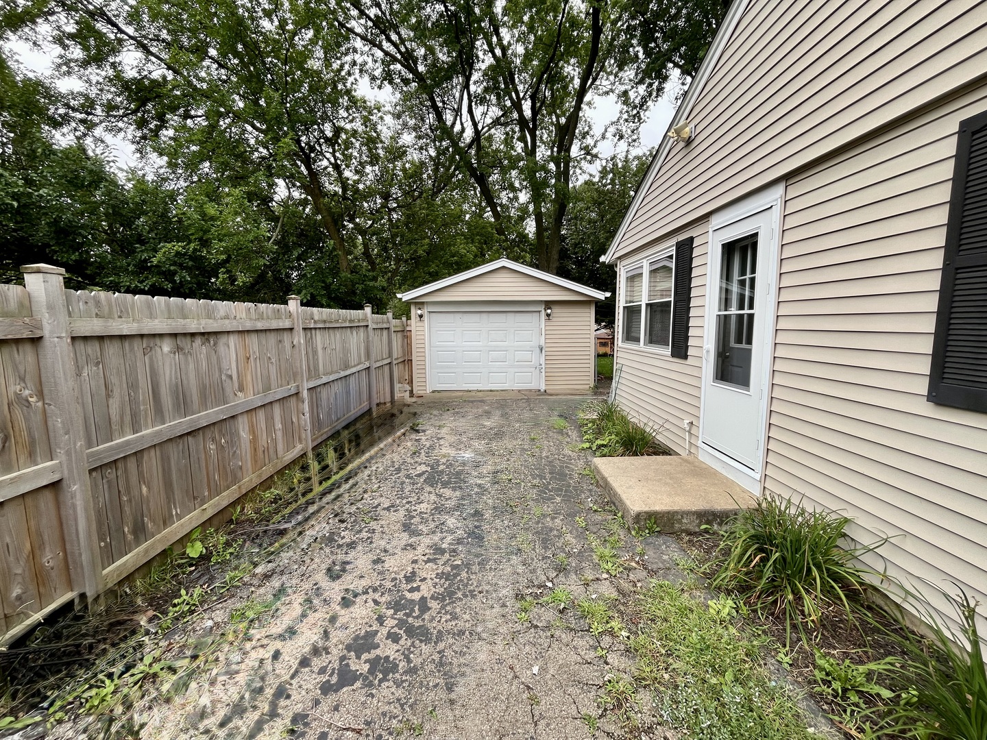 3603 Kirchoff Road Property Photo 13