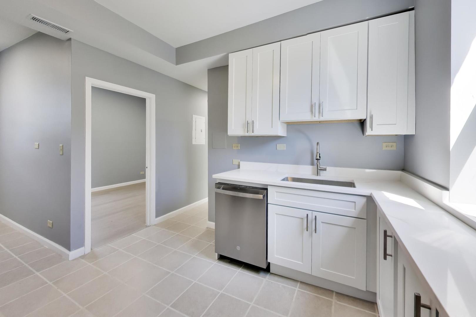 736 N Spaulding Avenue Property Photo 3