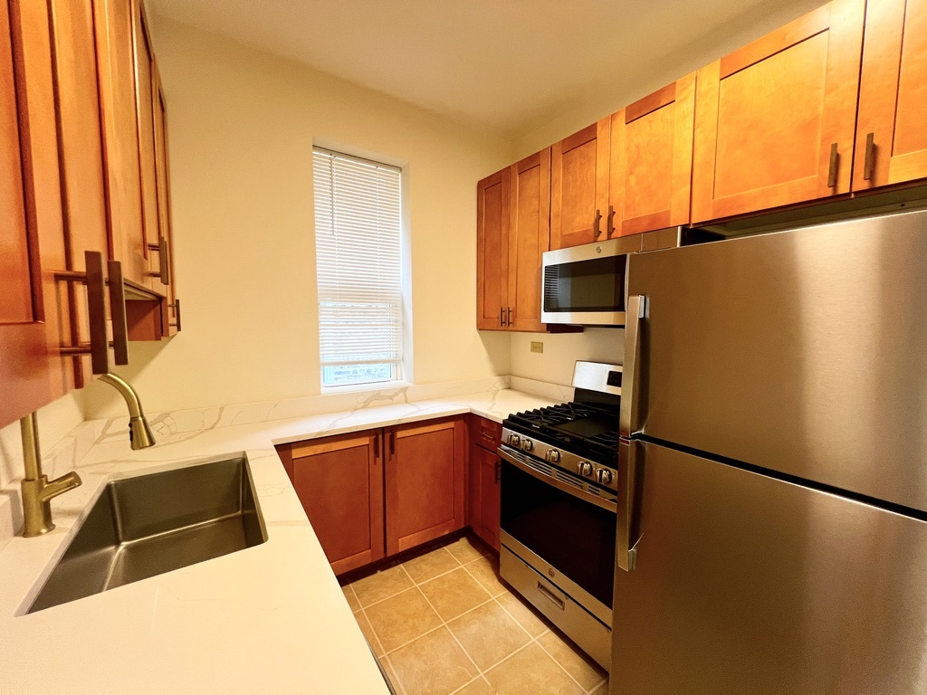 736 N Spaulding Avenue Property Photo 32