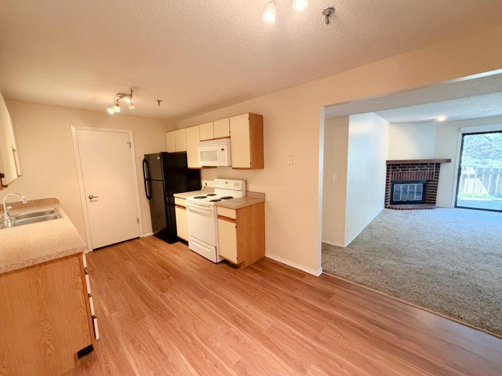 1360 Brook Street E Property Photo 2