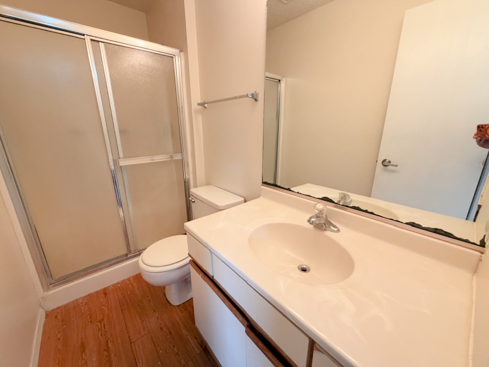 1360 Brook Street E Property Photo 6