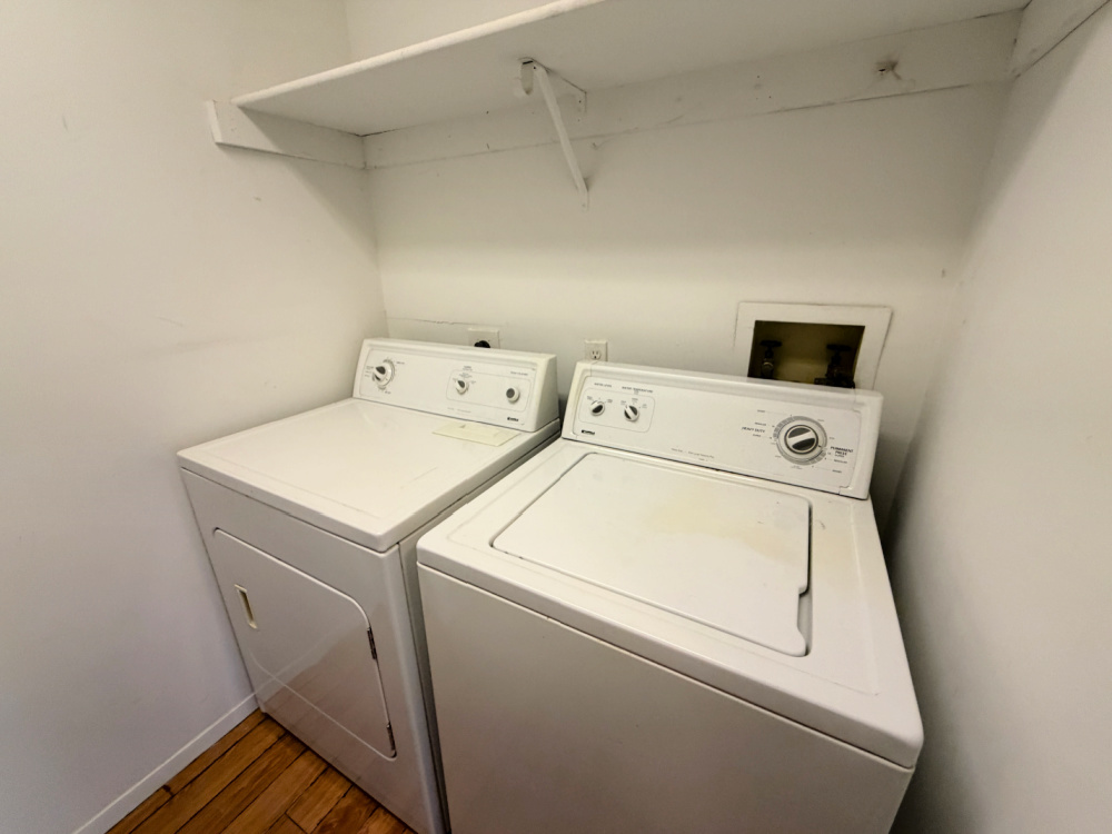 1360 Brook Street E Property Photo 9