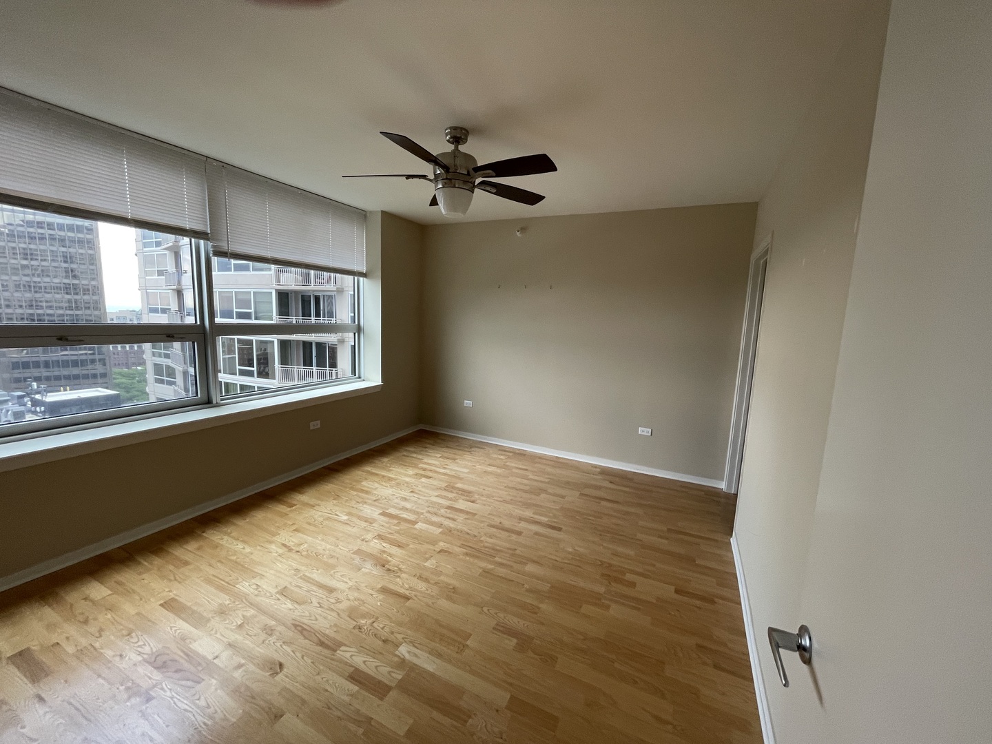 807 Davis Street 1410 Property Photo 11