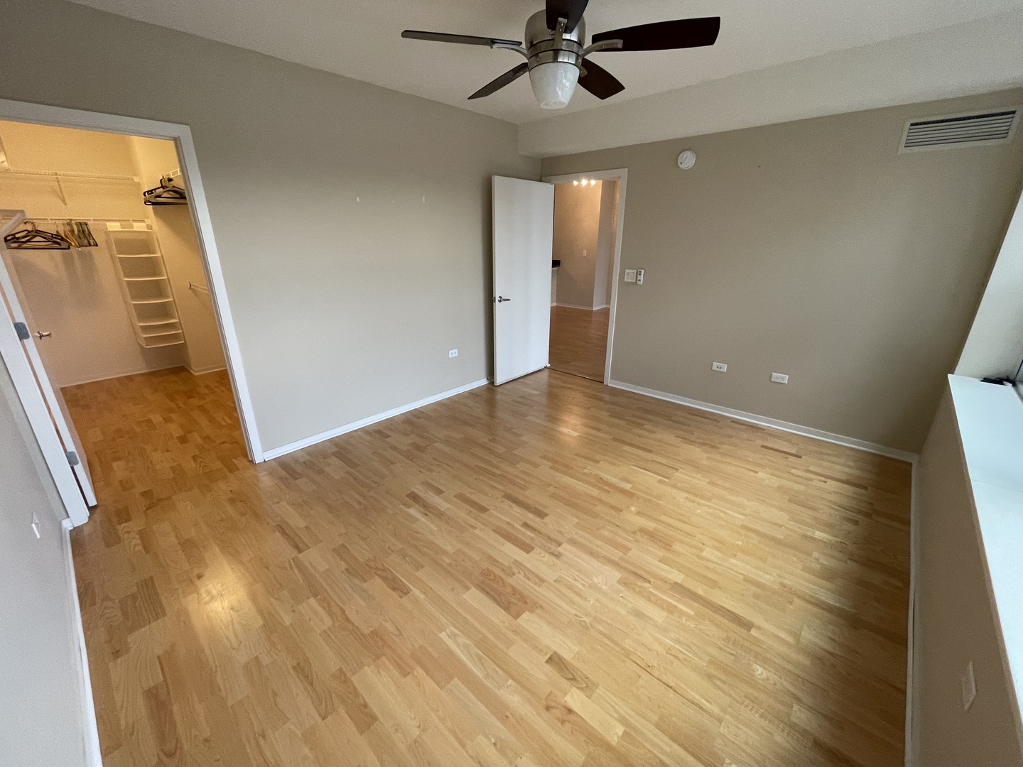 807 Davis Street 1410 Property Photo 12