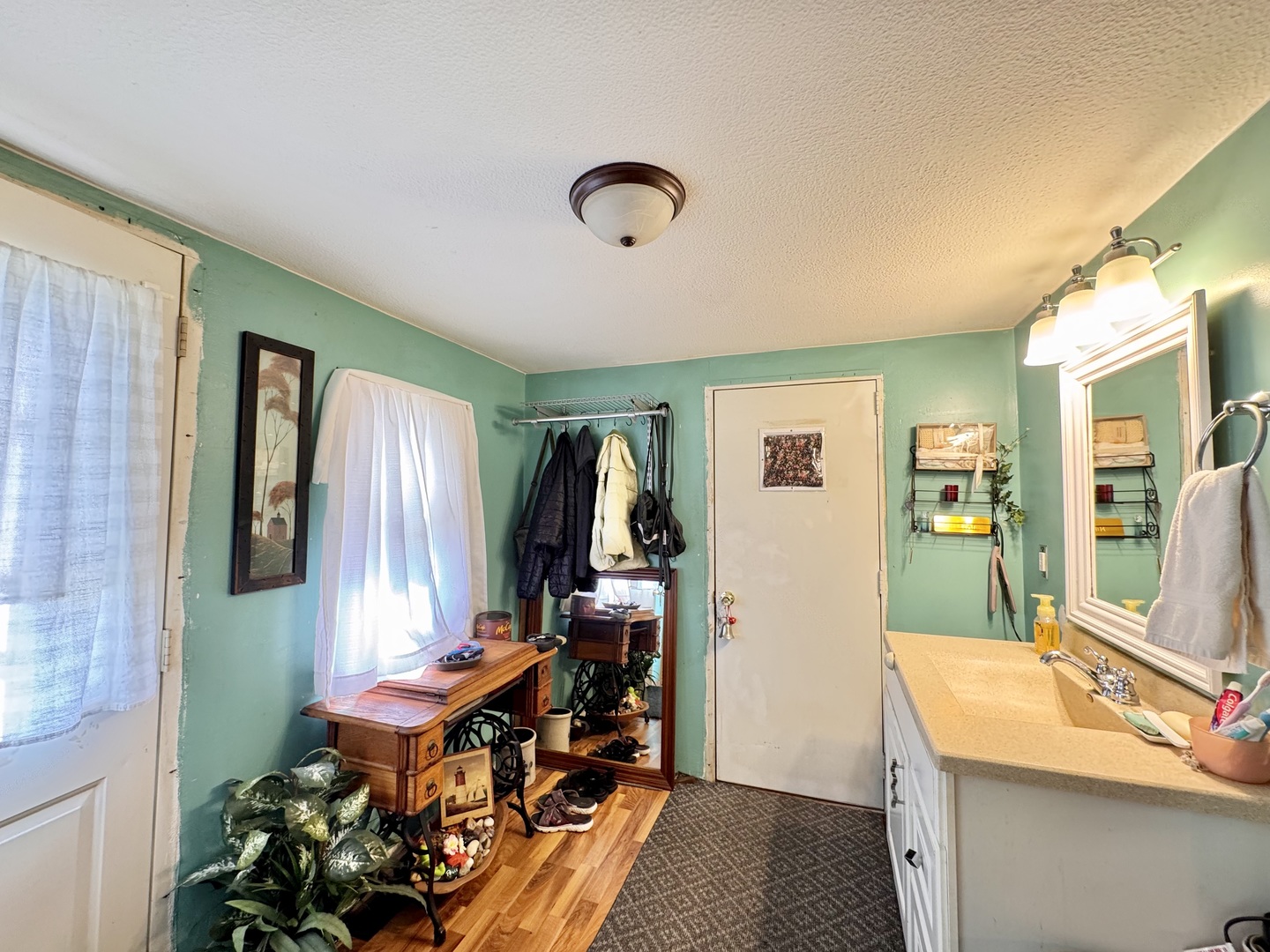 1285 Hickory Street Property Photo 8