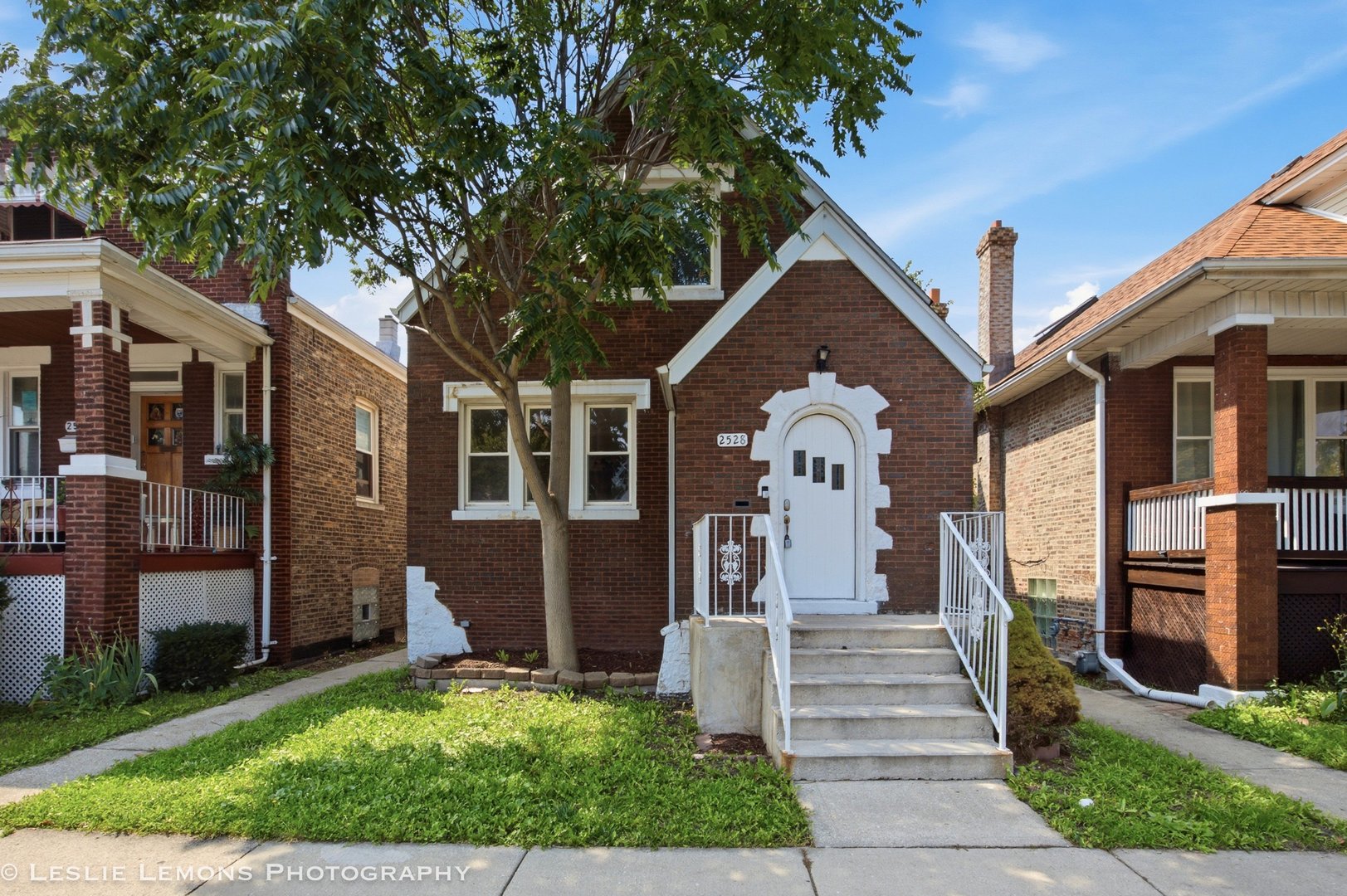 2528 Ridgeland Avenue Property Photo 1