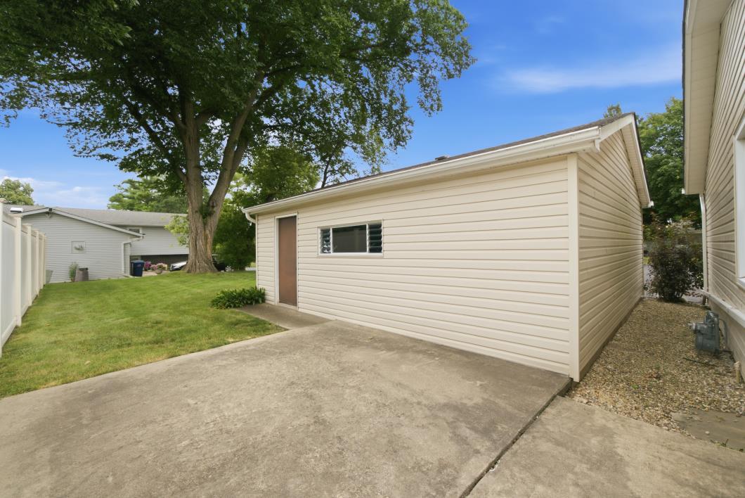 20650 N Florence Avenue Property Photo 8