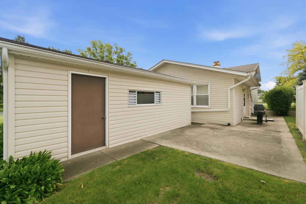 20650 N Florence Avenue Property Photo 9