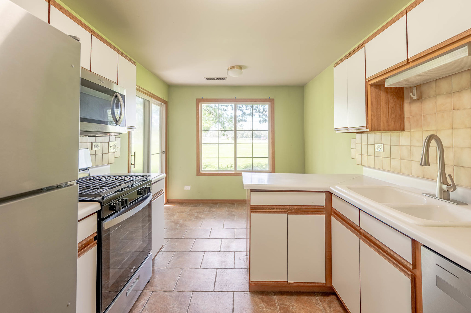 250 Ashbury Lane 3 Property Photo 4