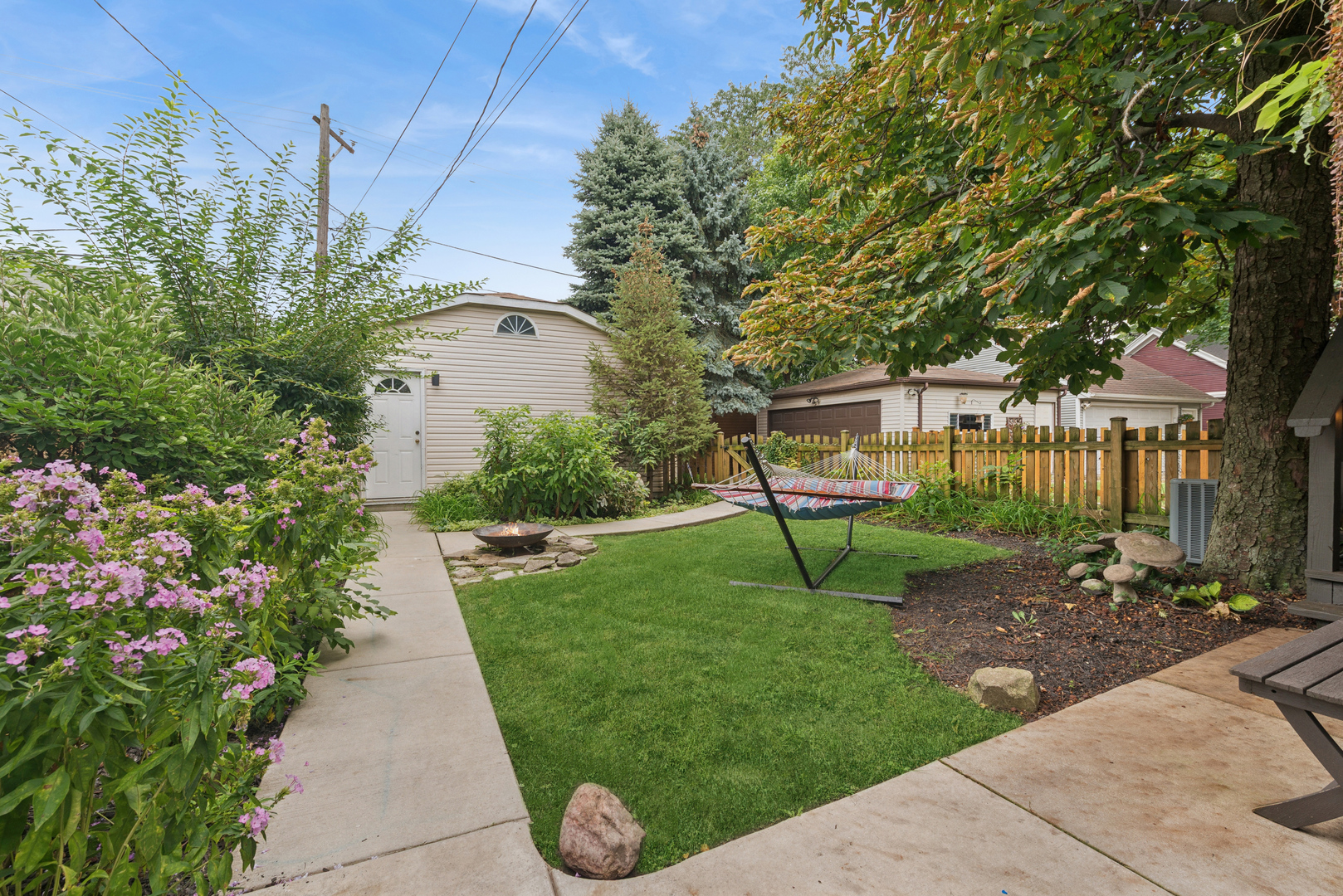 4053 N Lowell Avenue Property Photo 22