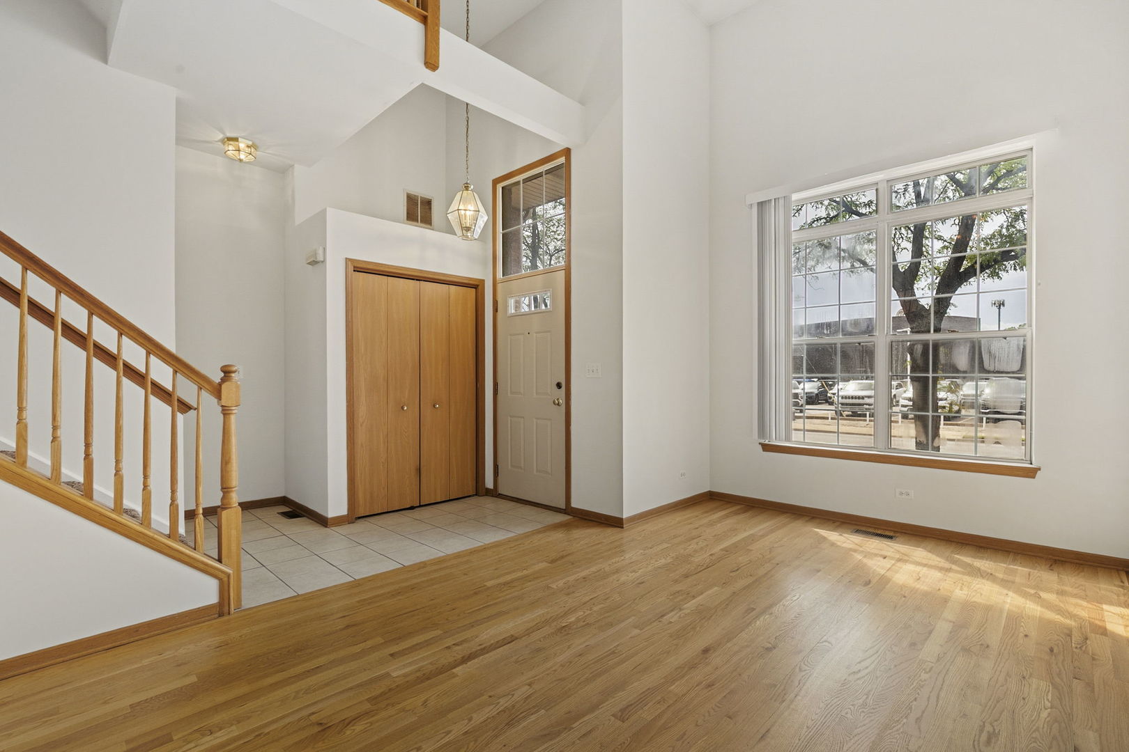 1114 Des Plaines Avenue Property Photo 4