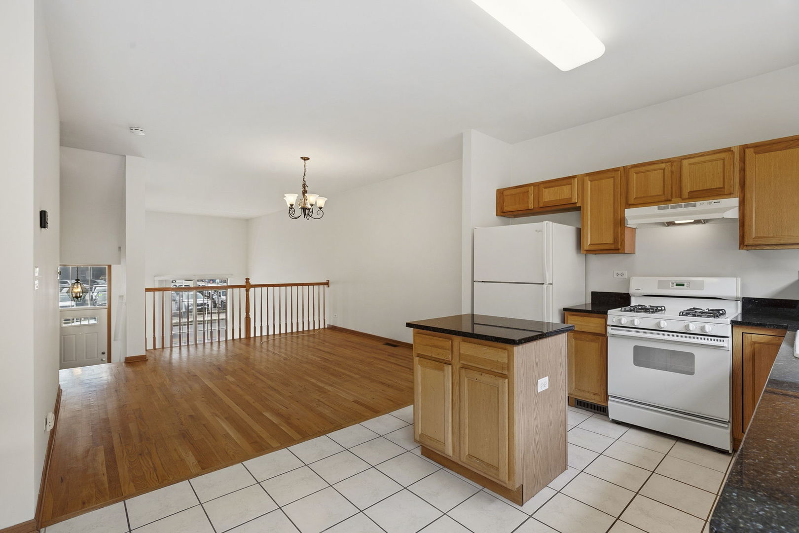 1114 Des Plaines Avenue Property Photo 9