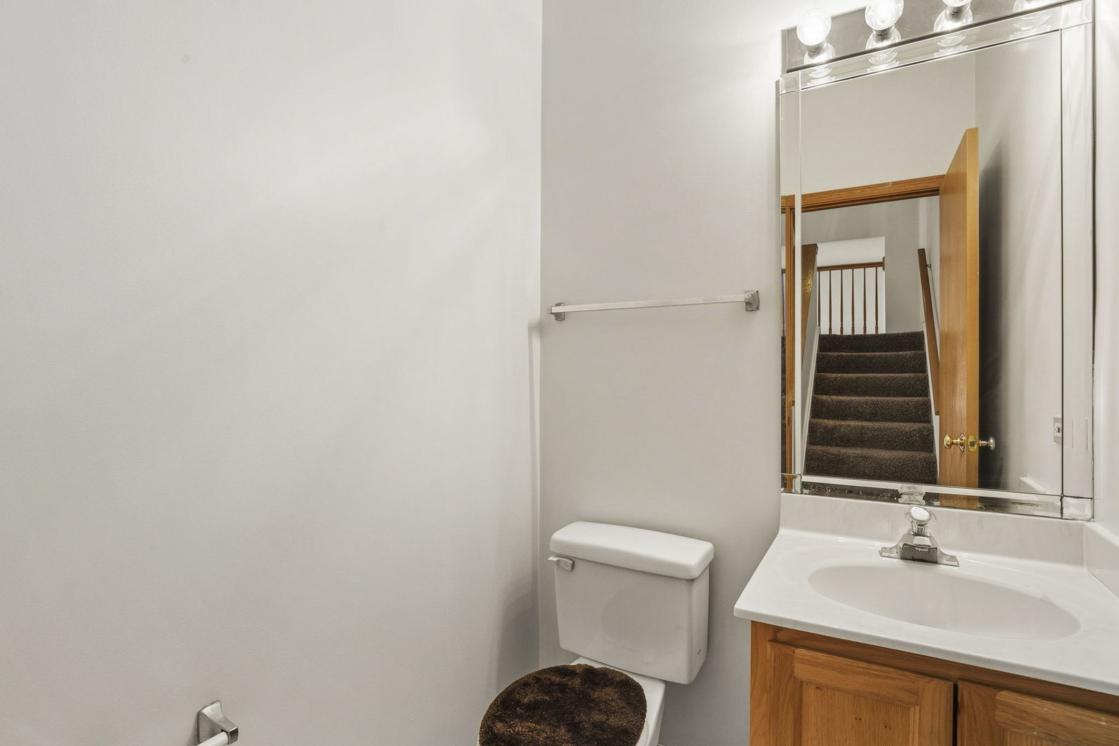 1114 Des Plaines Avenue Property Photo 11
