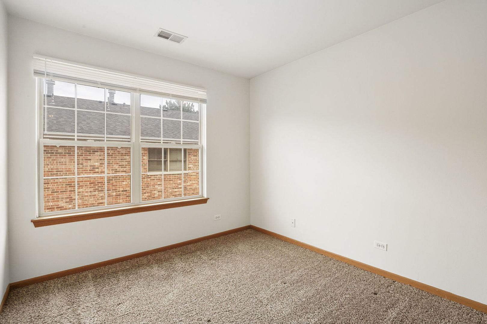 1114 Des Plaines Avenue Property Photo 16