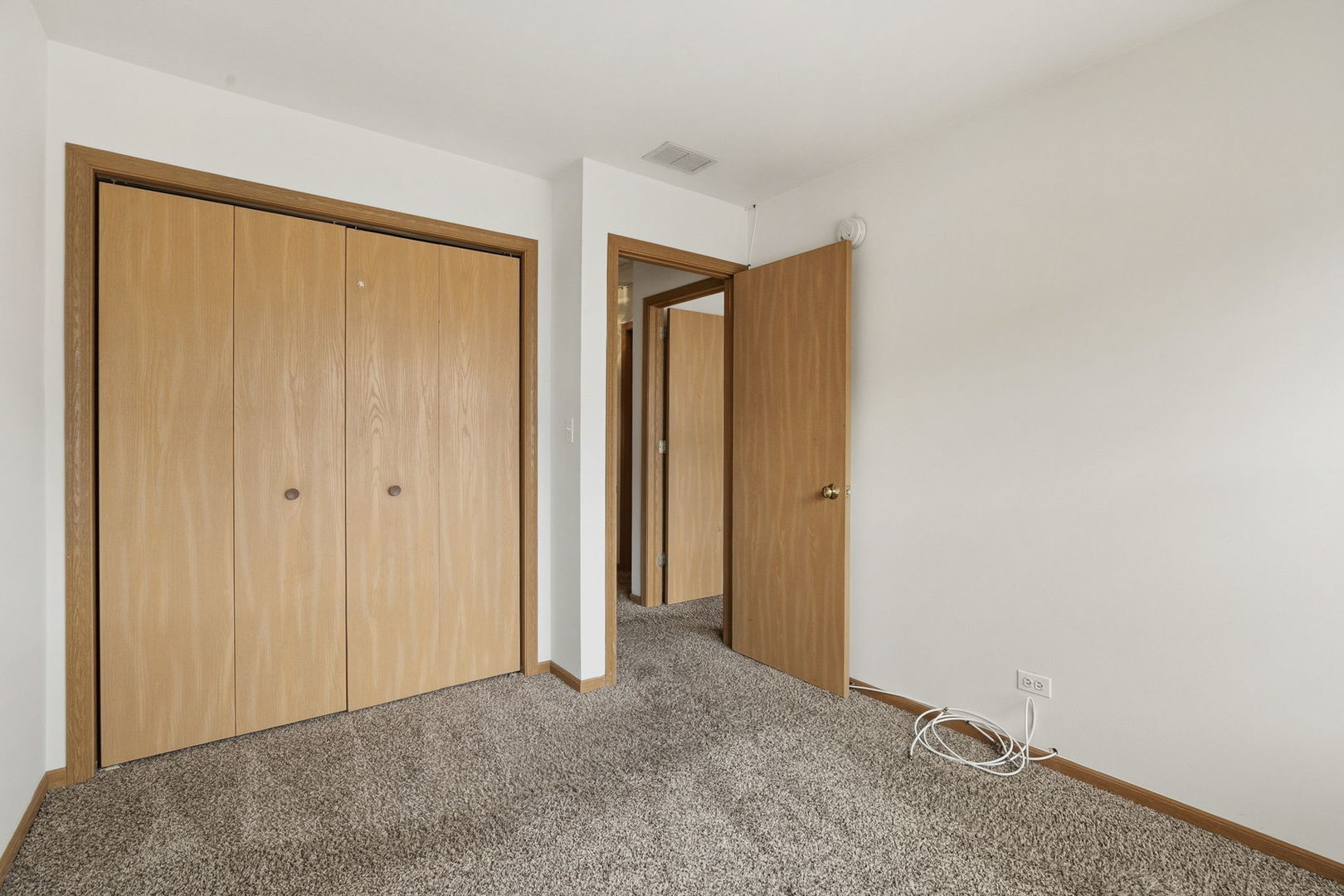 1114 Des Plaines Avenue Property Photo 17