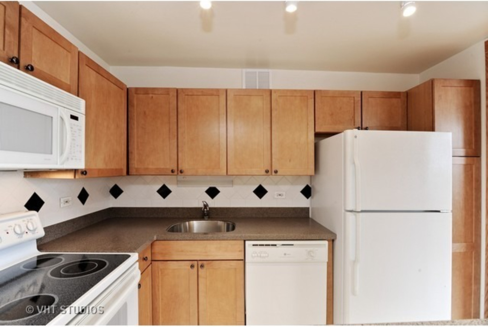655 W Irving Park Road 1115 Property Photo 7