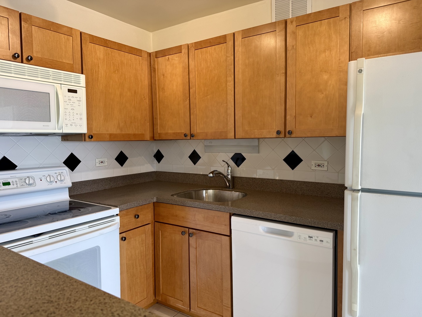 655 W Irving Park Road 1115 Property Photo 11