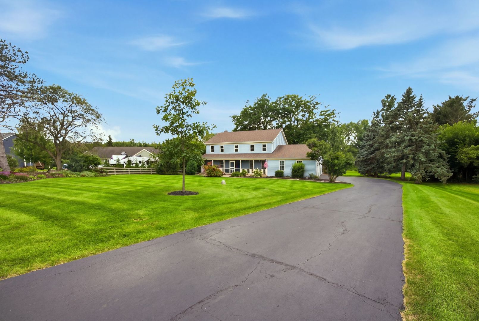 7n660 Cloverfield Circle Property Photo 4