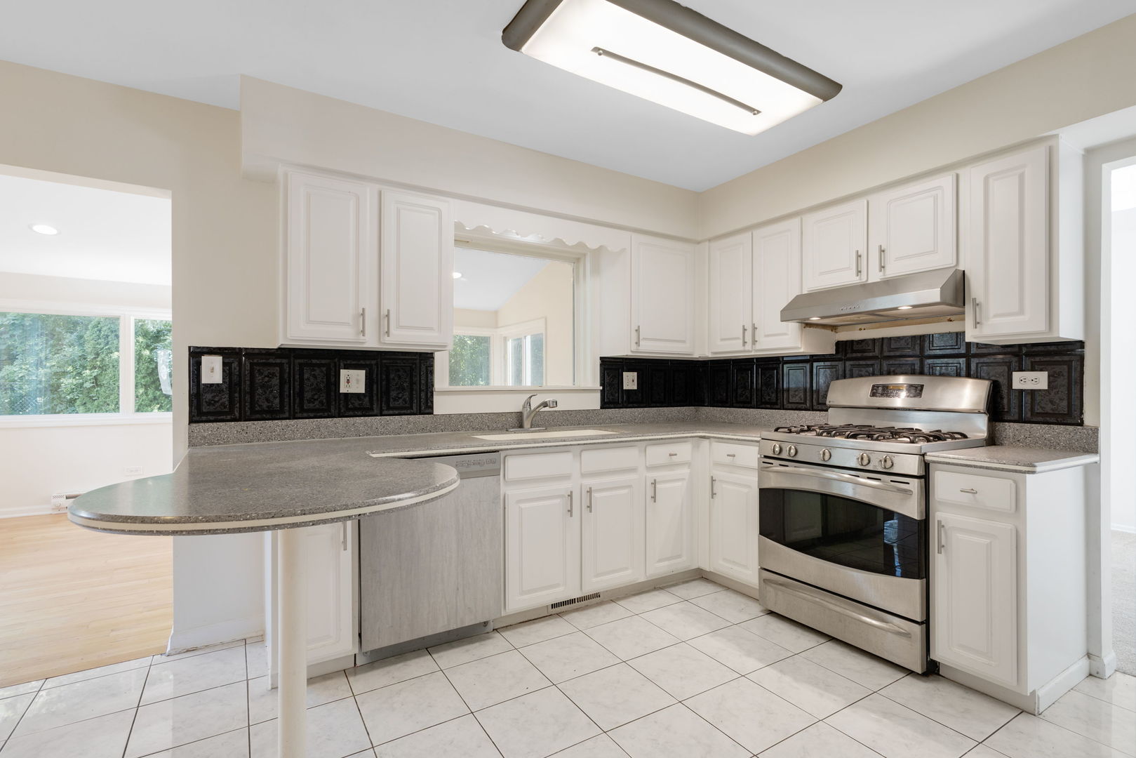 421 Collen Drive Property Photo 2
