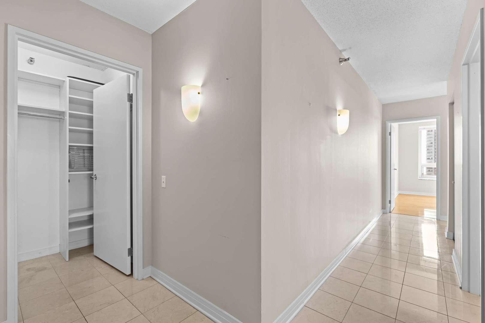 512 N Mcclurg Court 607 Property Photo 15