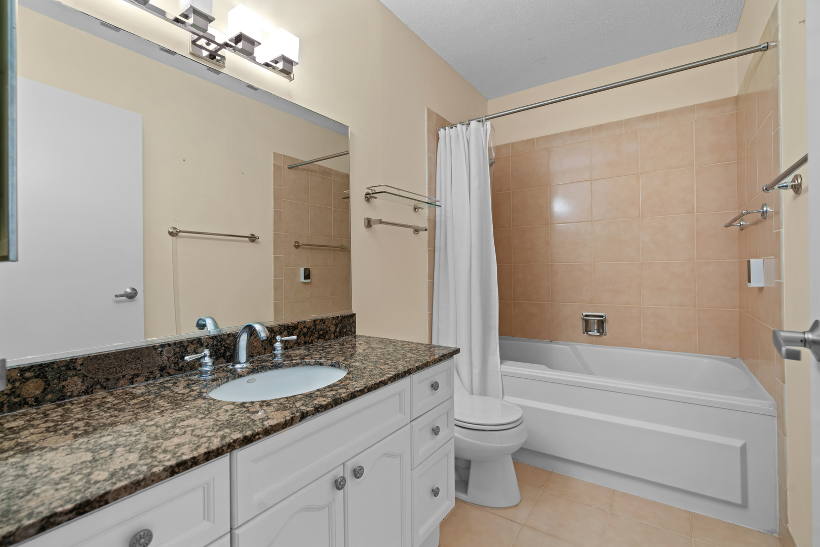 512 N Mcclurg Court 607 Property Photo 23