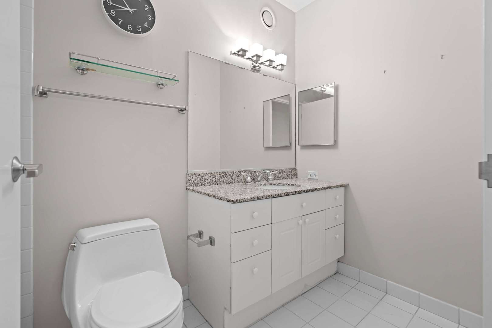512 N Mcclurg Court 607 Property Photo 28