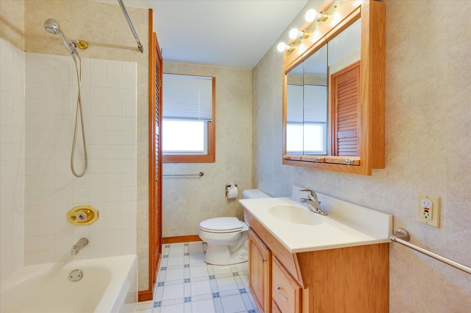 460 Lenox Street Property Photo 35