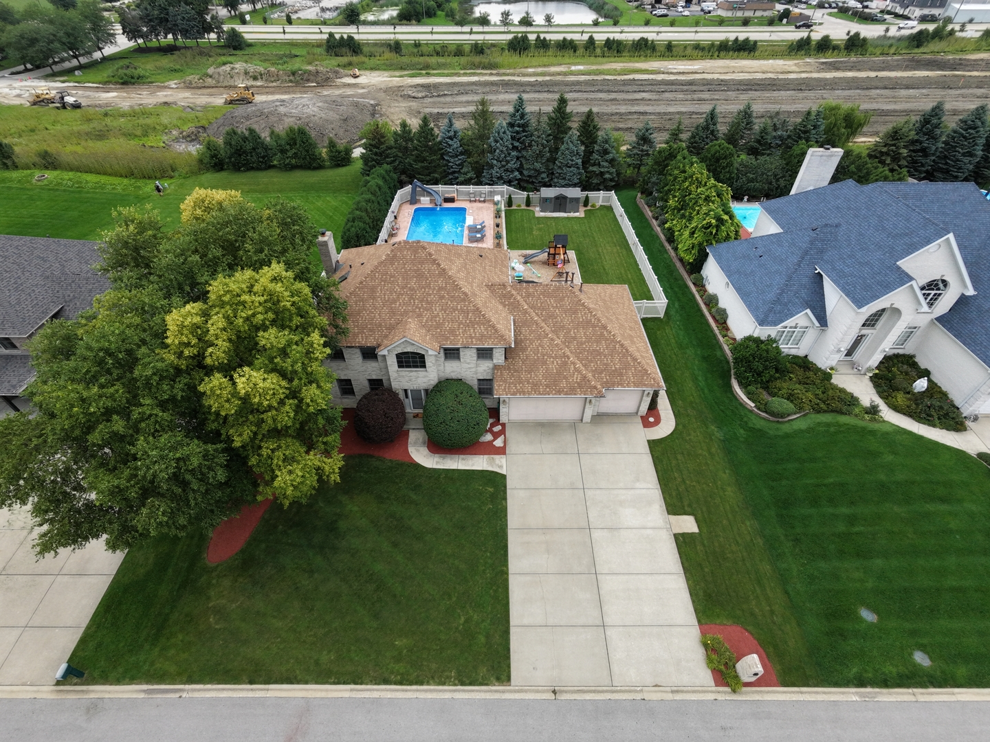 16015 Ridgewood Drive Property Photo 2