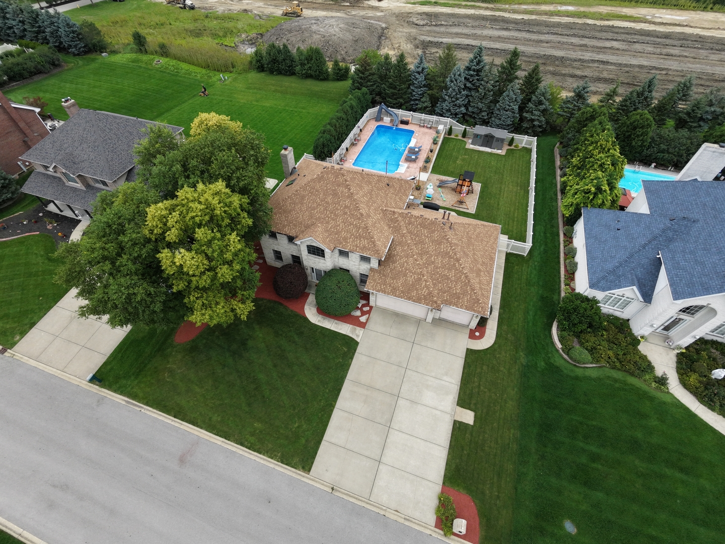 16015 Ridgewood Drive Property Photo 3