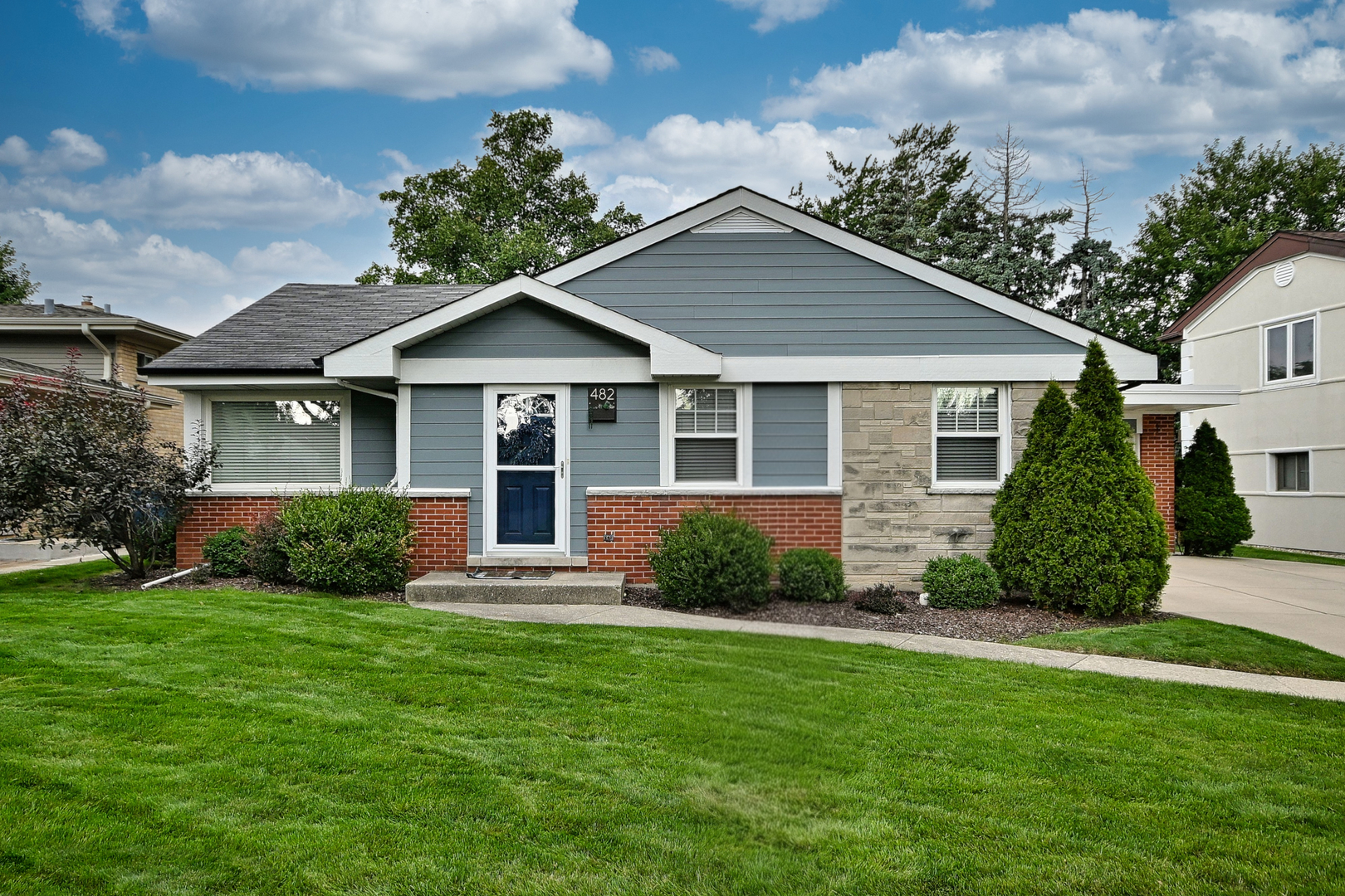 482 E Park Avenue Property Photo 1