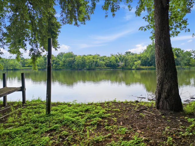 1024 Eustace Property Photo 4