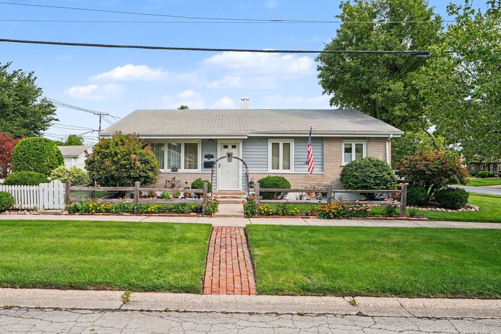 17156 Walter Street Property Photo 2