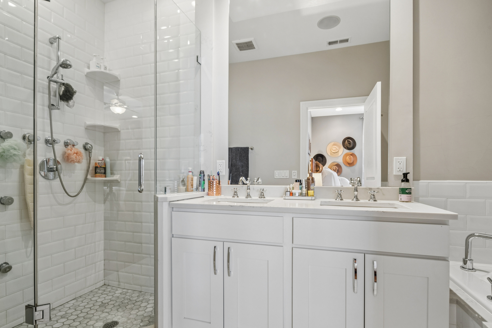 1937 W Diversey Parkway 3d Property Photo 18