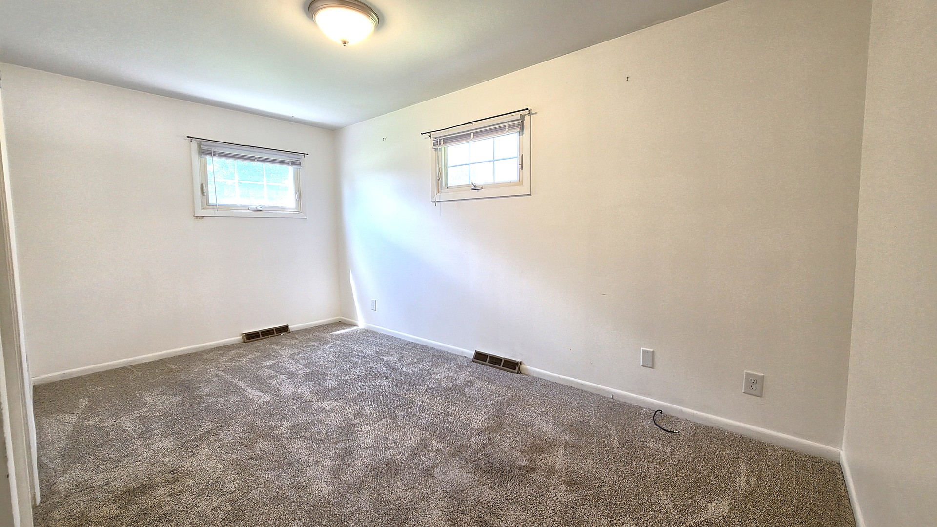 208 E 8th Avenue Property Photo 9