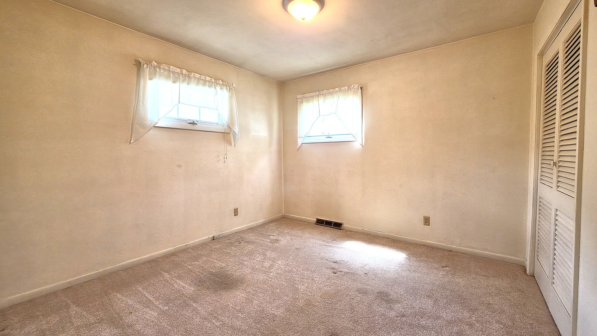 208 E 8th Avenue Property Photo 11