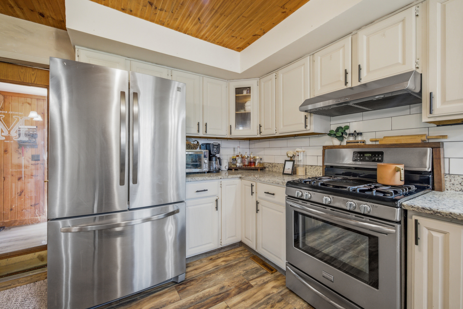 15825 E Lindenwood Road Property Photo 6