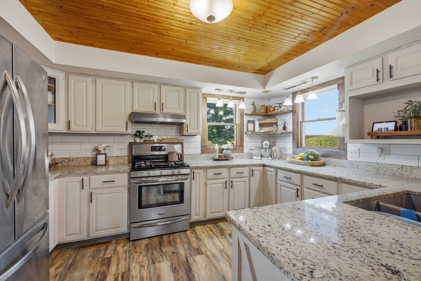 15825 E Lindenwood Road Property Photo 8