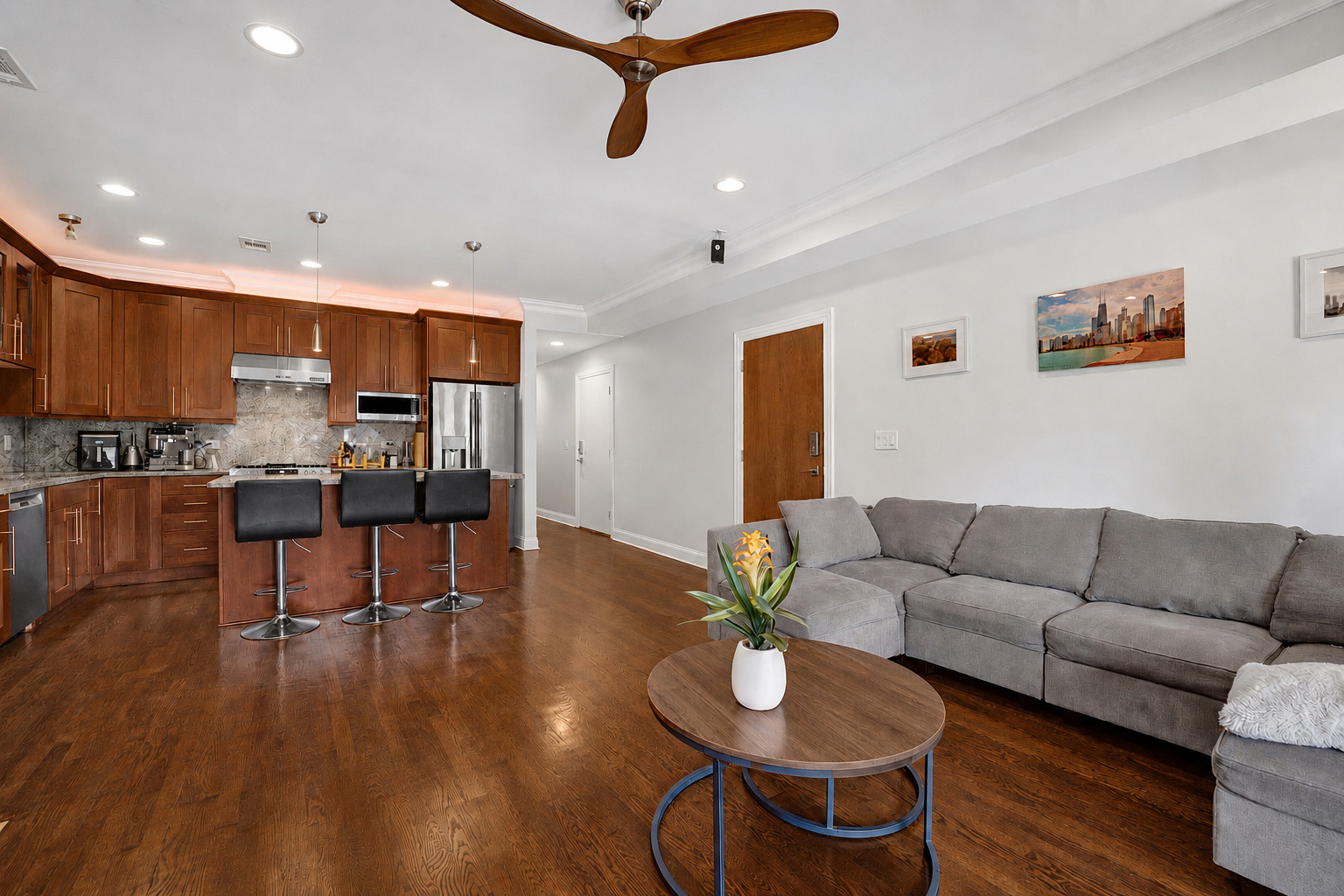 409 W North Avenue 2e Property Photo 4